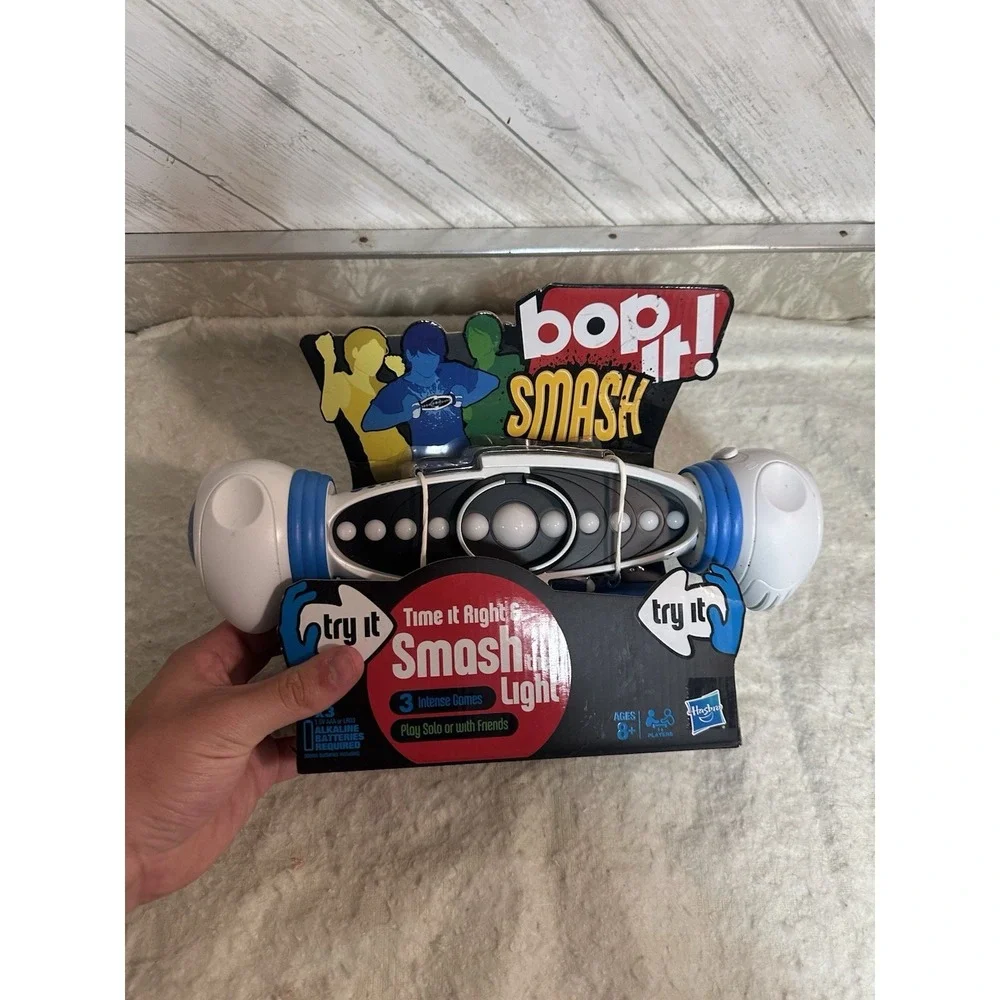 Bop it Smash Game 2012 Black & Blue Light Up Hasbro BRAND NEW